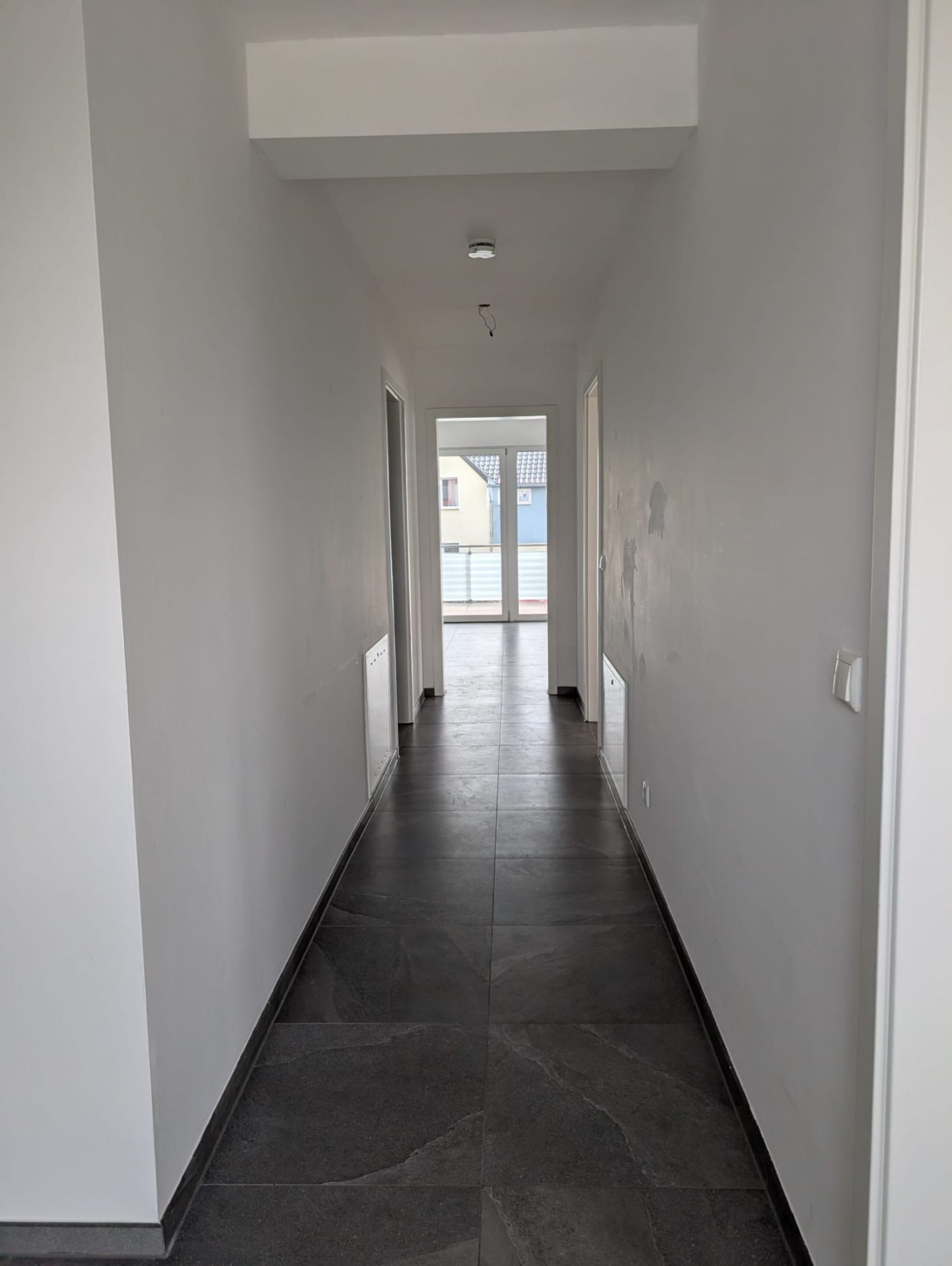 Flur Richtung Wohnzimmer